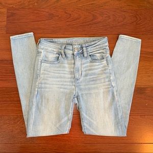 American Eagle Lightwash Jeans size 2